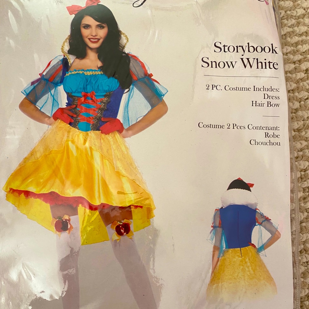 Snow White costume